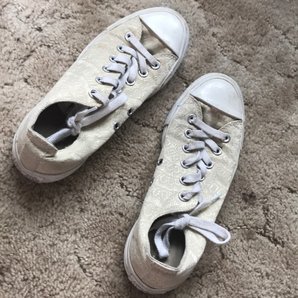 RARE LACE CONVERSE